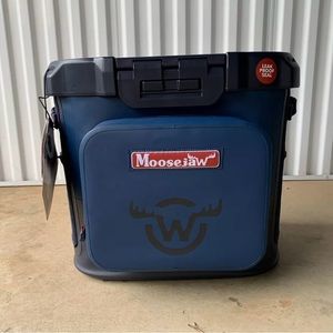 Moosejaw 36 Can Chilladilla Leak Proof Soft-Sided Cooler, Blue